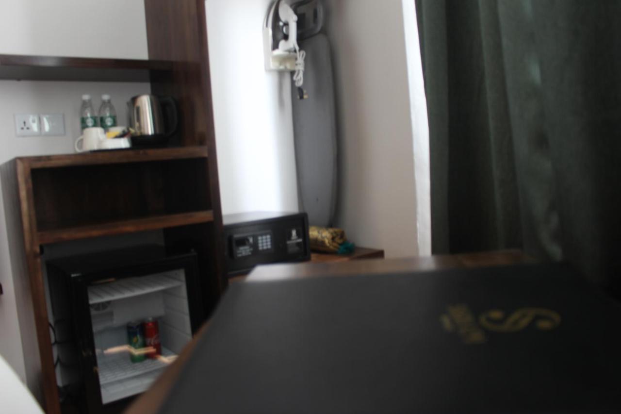 Serapi Hotel Kuching Ngoại thất bức ảnh