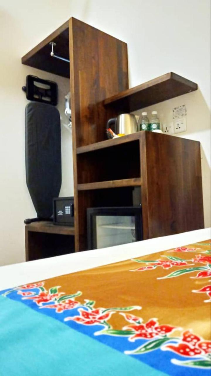 Serapi Hotel Kuching Ngoại thất bức ảnh