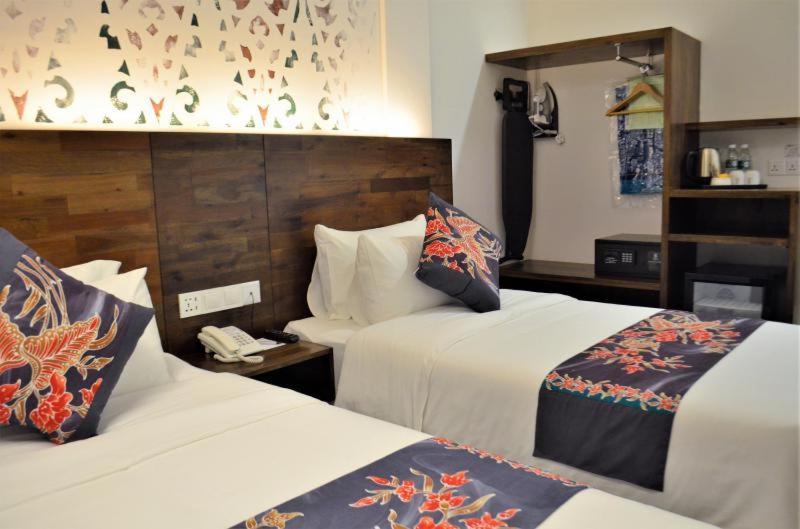 Serapi Hotel Kuching Ngoại thất bức ảnh