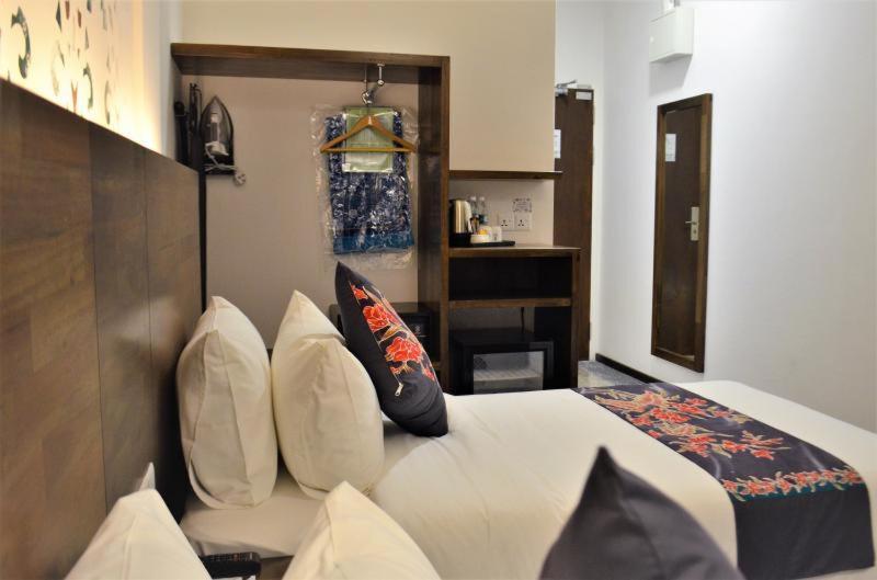Serapi Hotel Kuching Ngoại thất bức ảnh